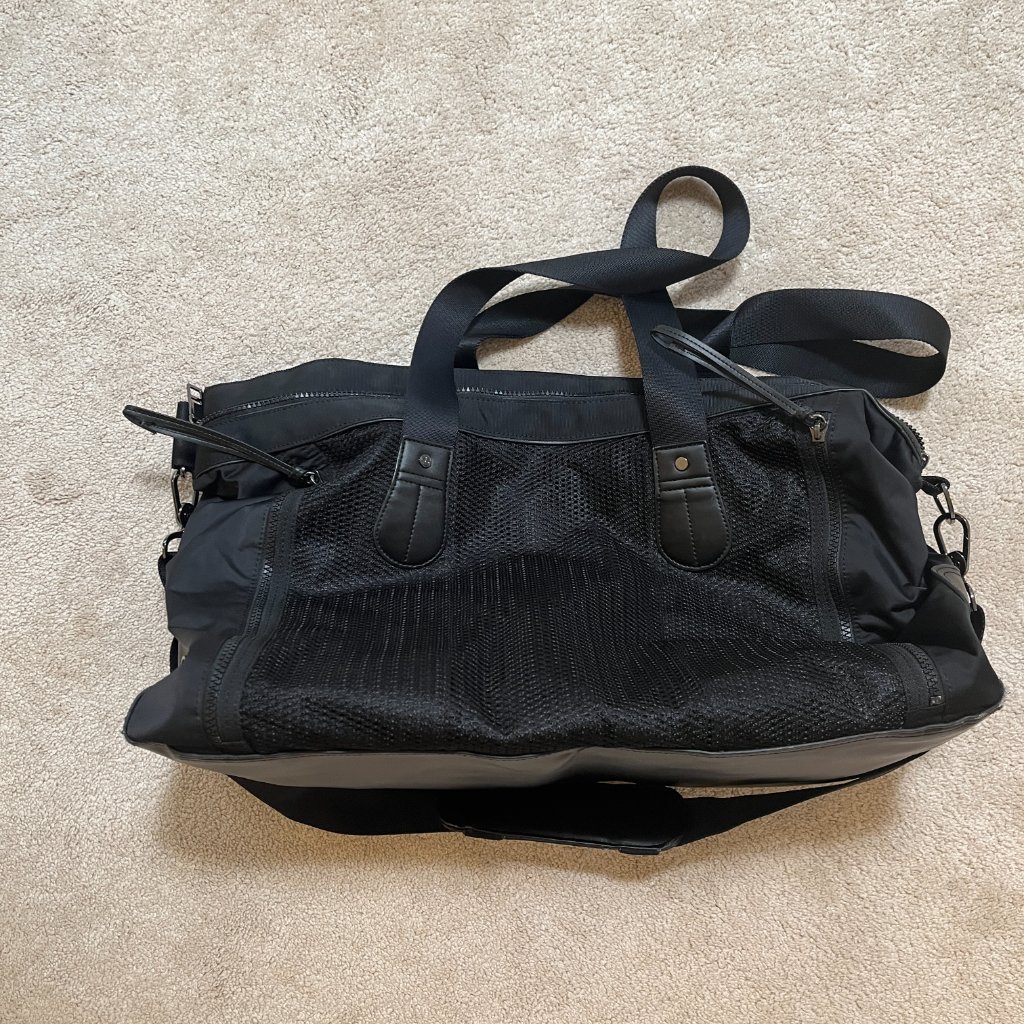 Lululemon Sand To Savasana Duffel Black Large Weekender Yoga Convertible Rare